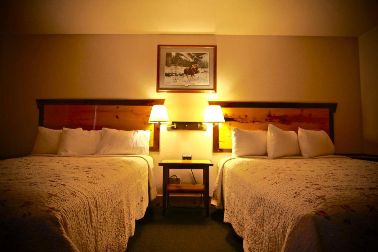Yellowstone Village Inn And Suites Gardiner Buitenkant foto
