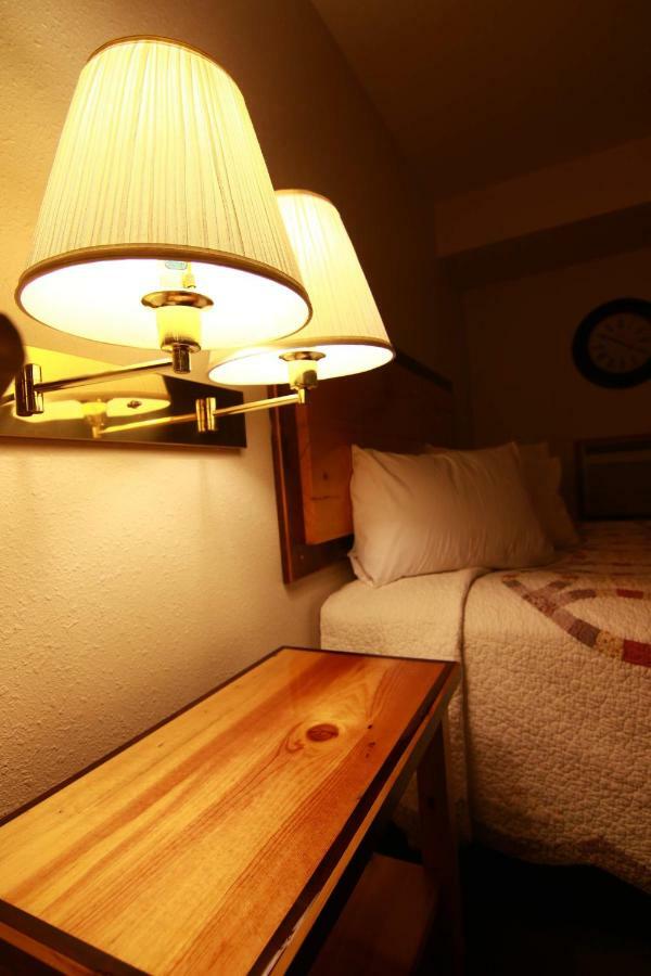 Yellowstone Village Inn And Suites Gardiner Buitenkant foto
